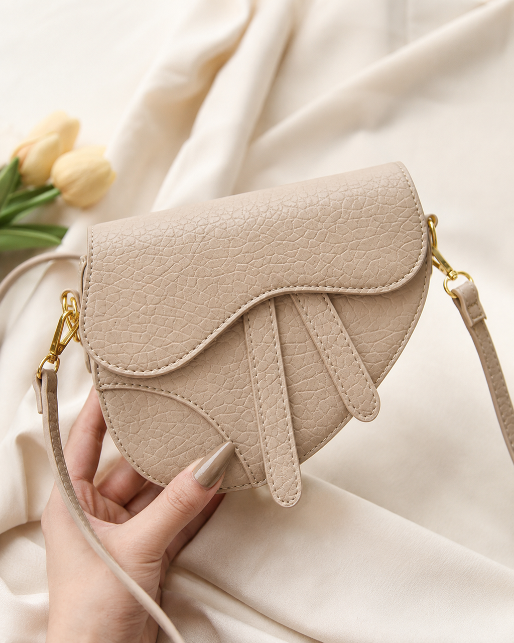 The Lavenza Mini Saddle Bag